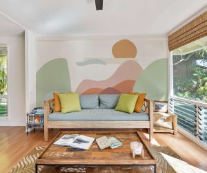 Painel Uba Design Casa instalado em sala no litoral